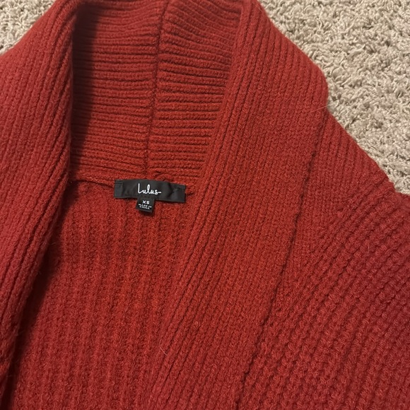 Deep red sweater is comfy yet classy! - Picture 4 of 5